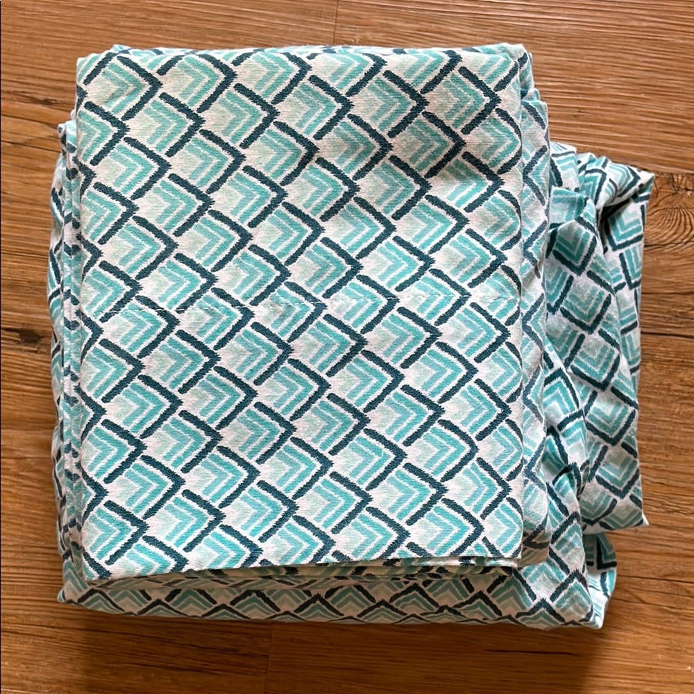 Geometric Teal and White Bedding Sheets